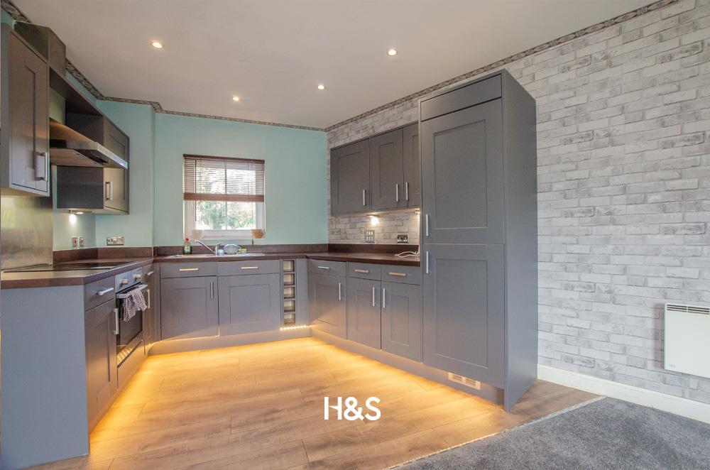 dickens heath road - kitchen..jpg