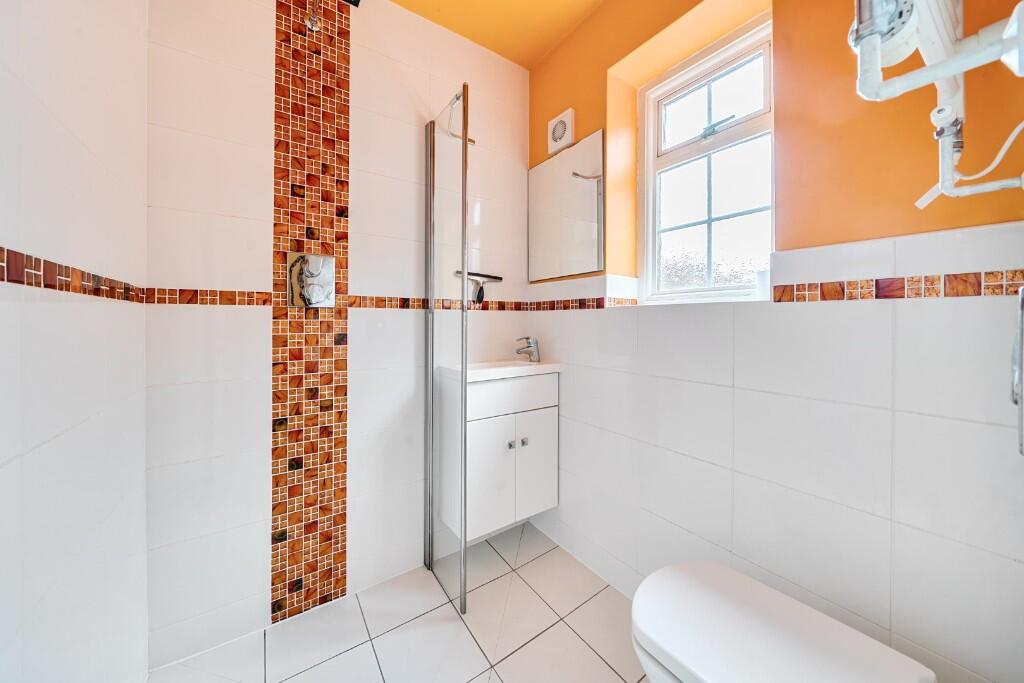 GF Shower Room