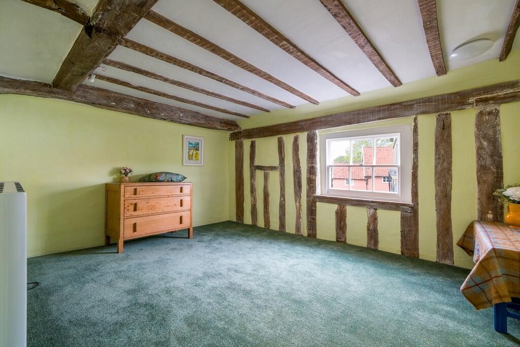 1440px-Crown Hill...