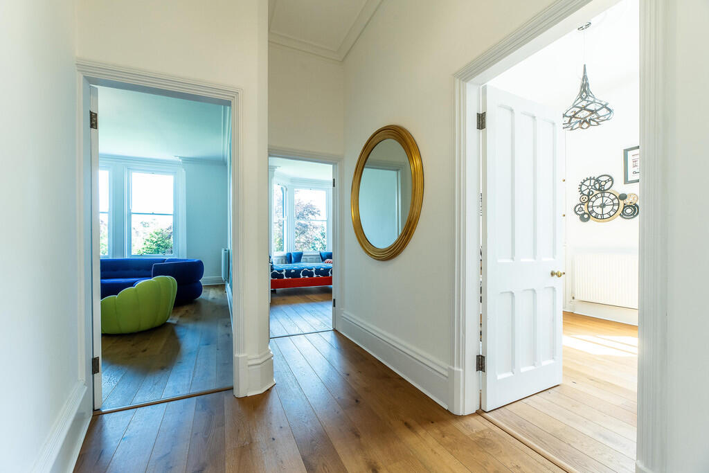 2 Elmhurst House ...