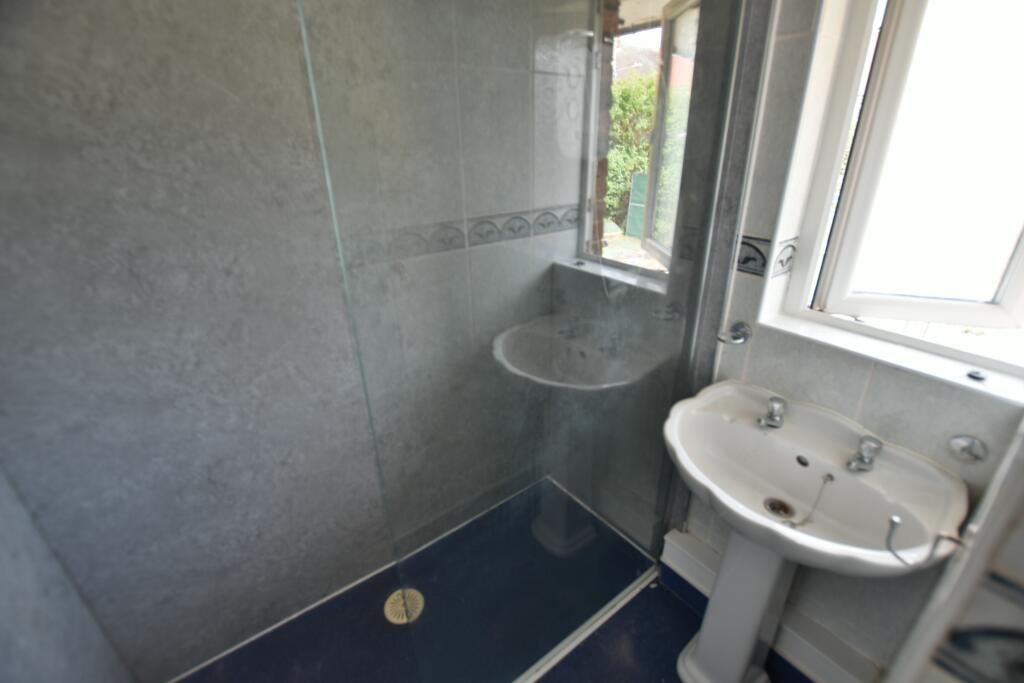 Vale View, Southsea, LL11