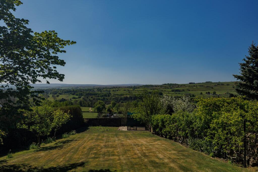 Eggleshope House East_011_web.jpg