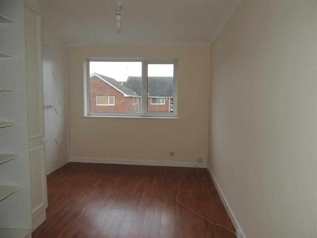 FRONT BEDROOM