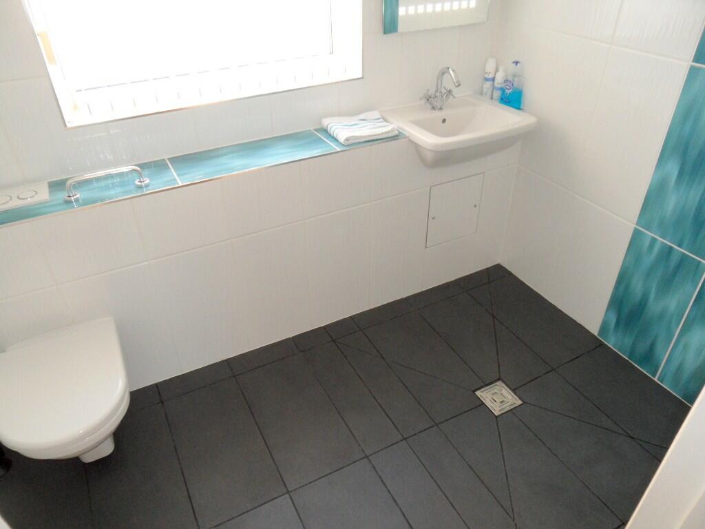 WET ROOM / SHOWER RM