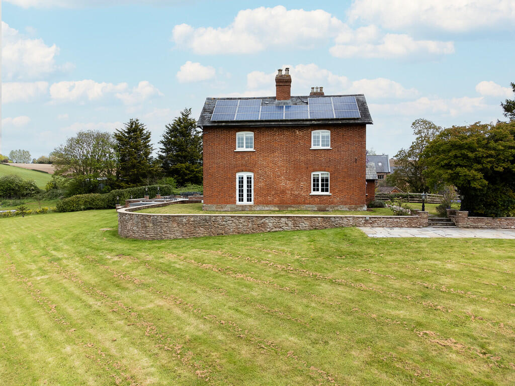 upper foxhall hou...