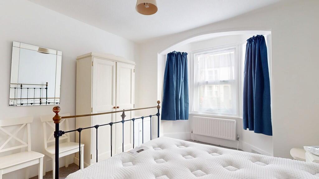 Bedroom - Angle 3