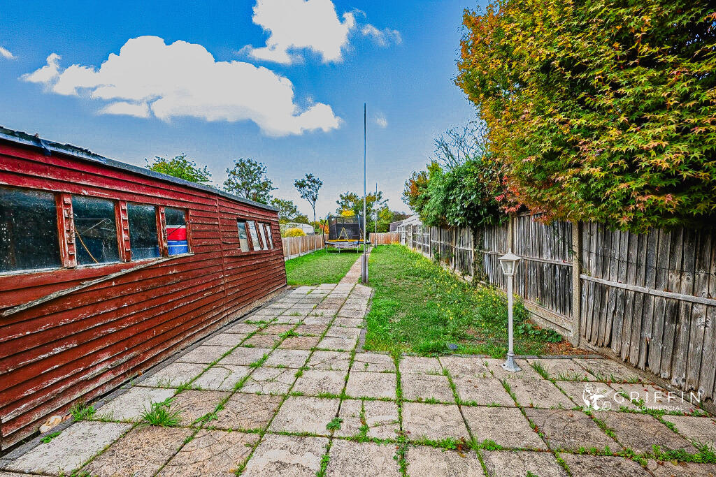 12p19758182