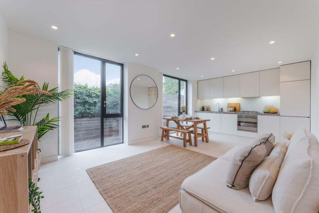 RECEPTION&amp;KITCHEN1.jpg