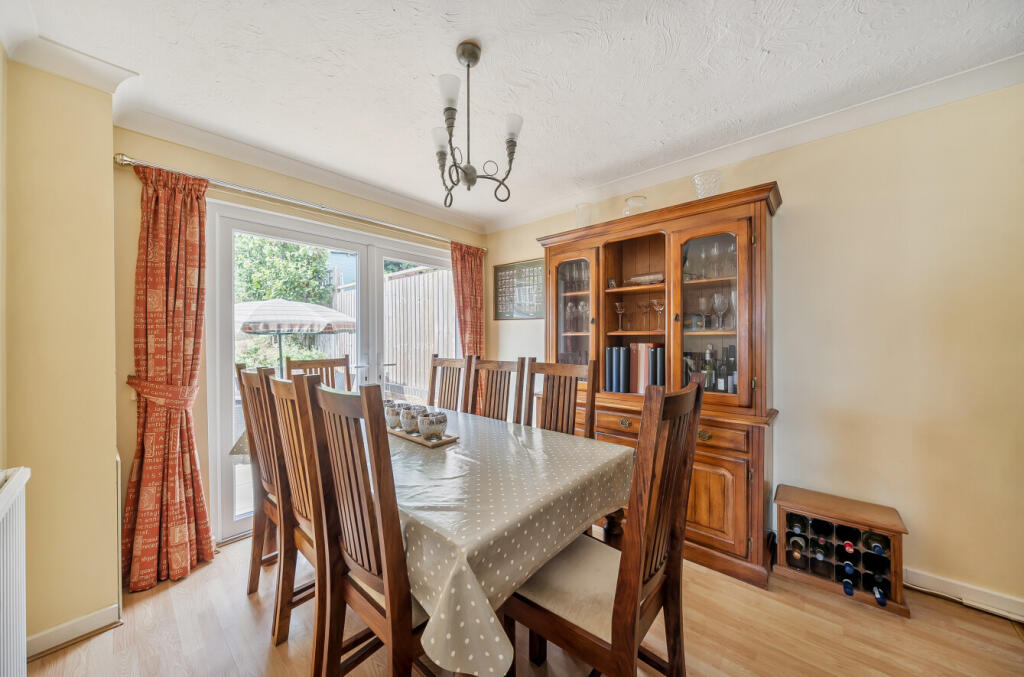 1311591-3-6855f38...