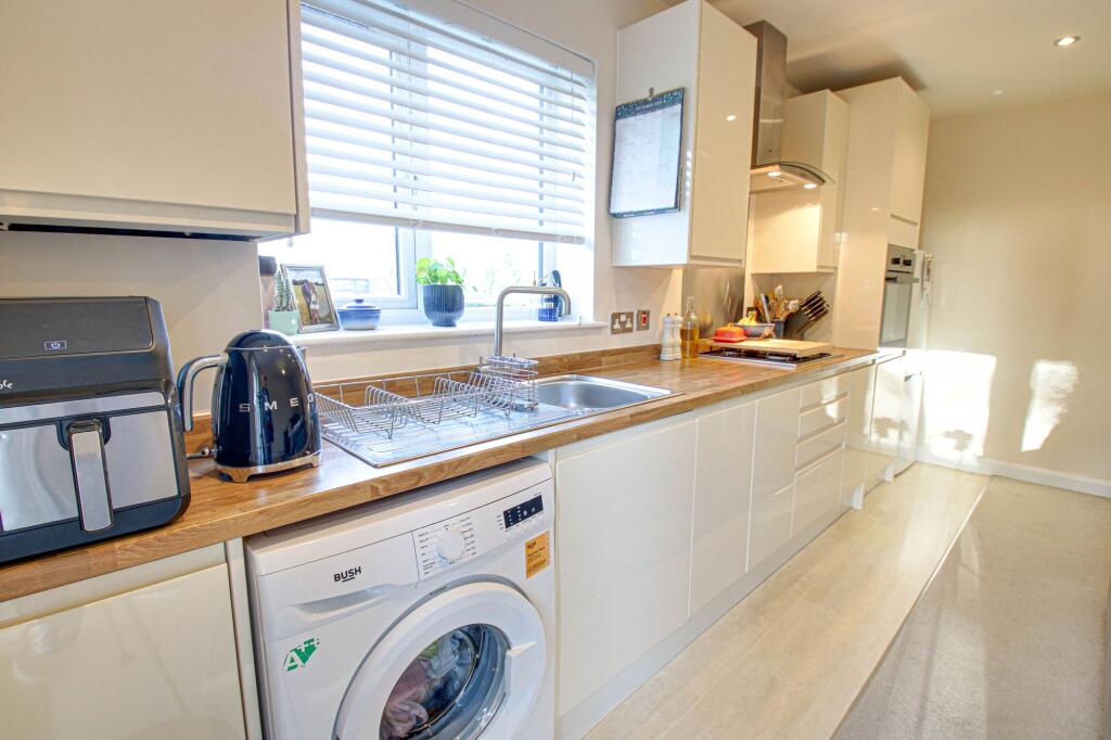 Lounge / diner / Kitchen