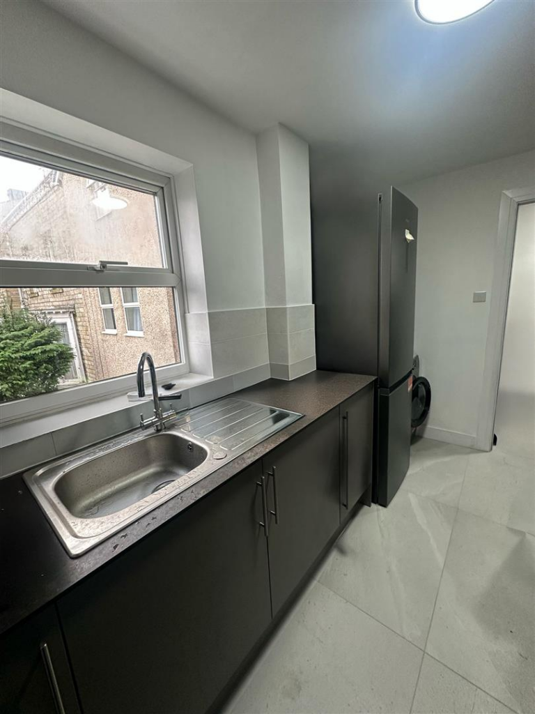 Kitchen 2.png