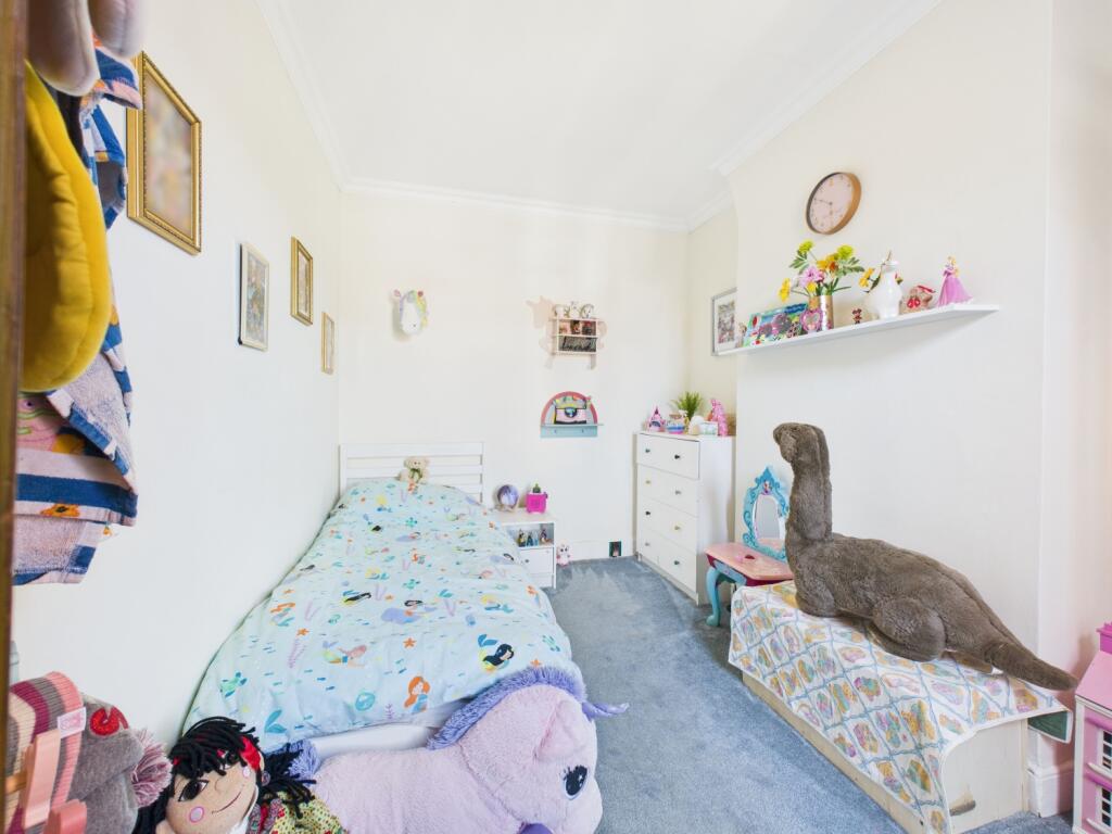 14. CAM04922G0-PR0053-STILL021