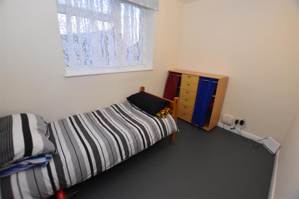Bedroom.JPG