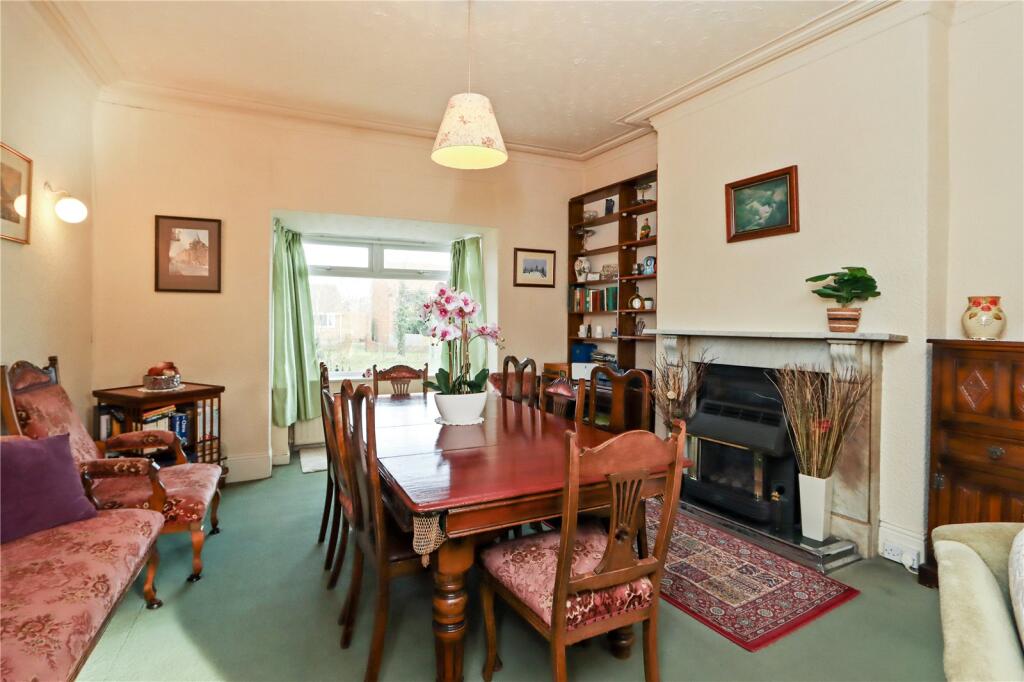 Dining Room Pic 1