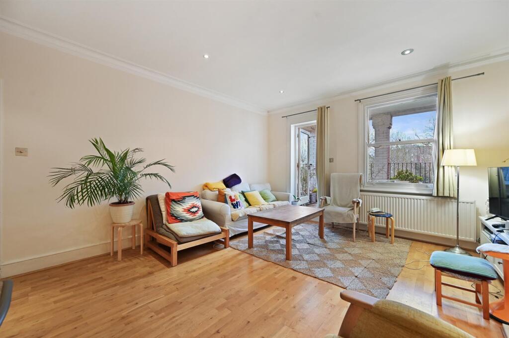 RCLR- flat c, 7 langland gardens-reception 9 (1).j