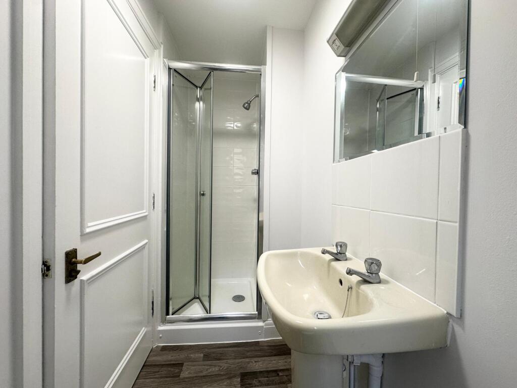 7. EN-SUITE.jpeg