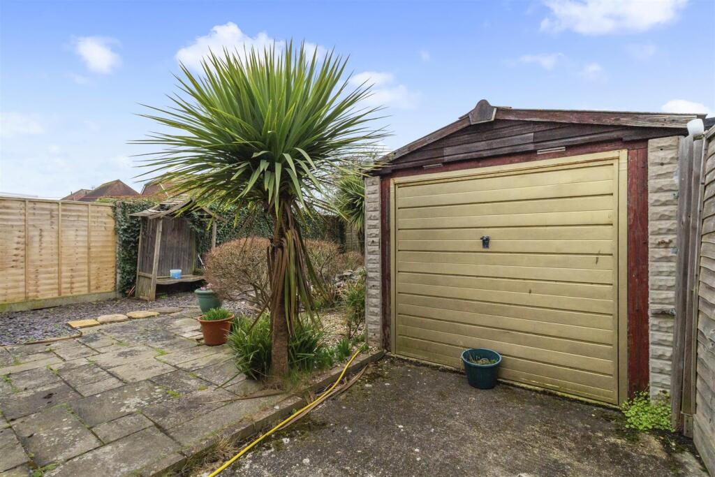 Colindale Road, 31-009.jpg