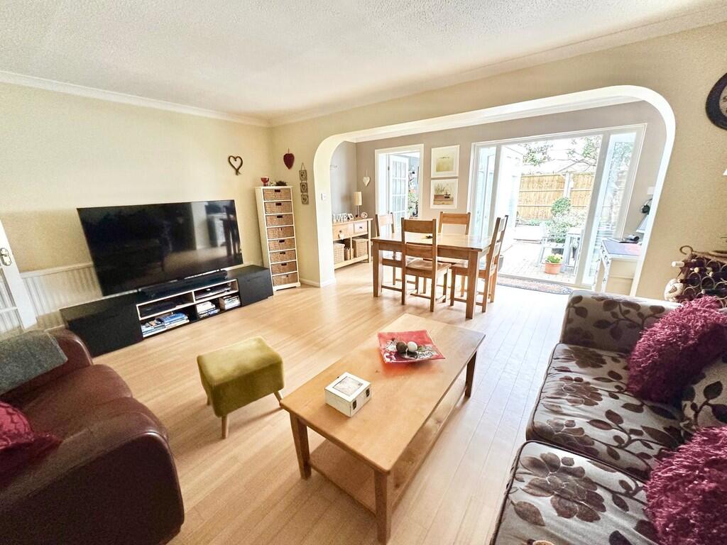 IMG-20250317-WA00...