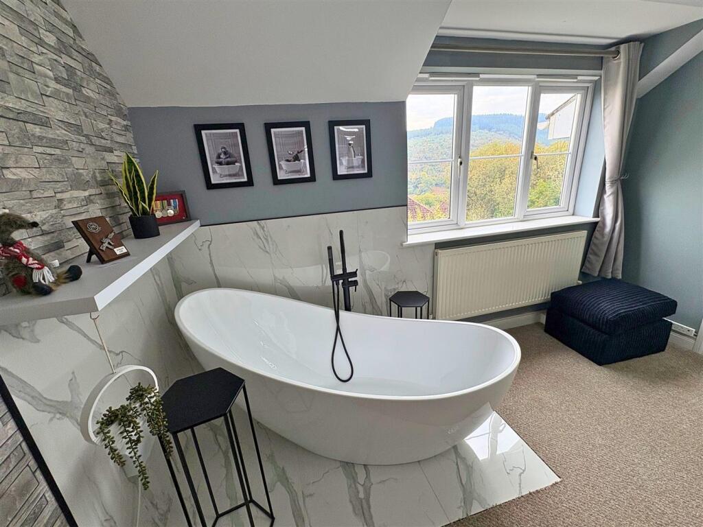 Master Bedroom b (edit).jpg