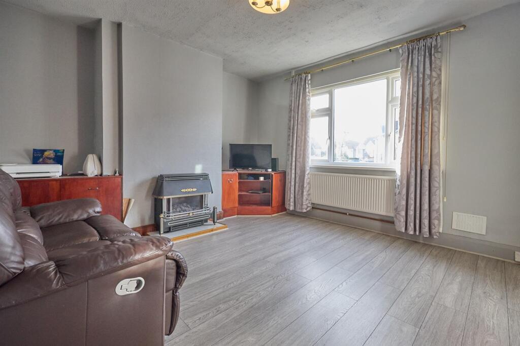 Lounge to Front