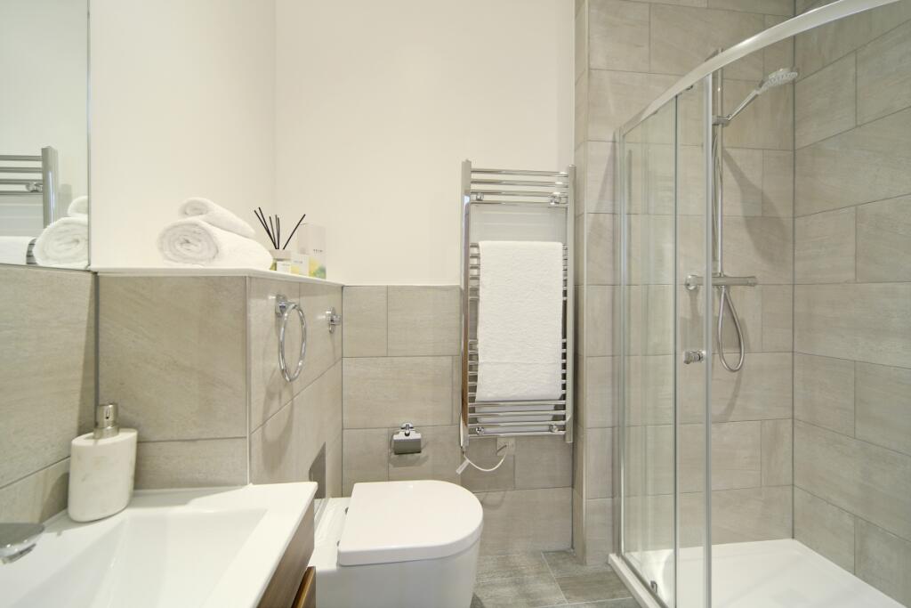En-Suite Bathroom