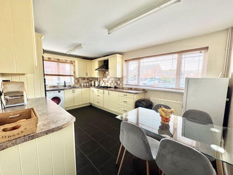 Kitchen diner