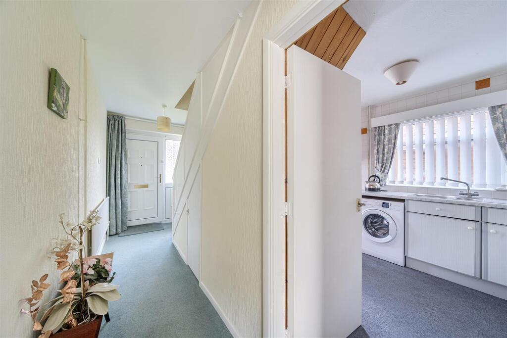 62 Wolsey Road, Rugby (11).jpg