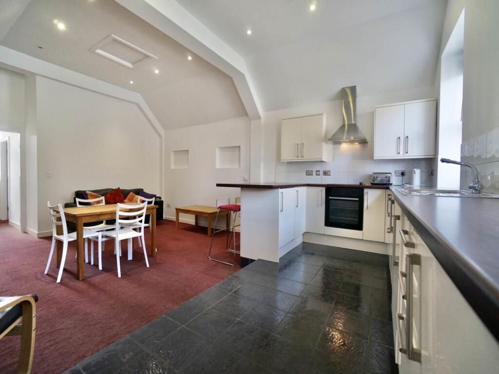 Kitchen1.jpg