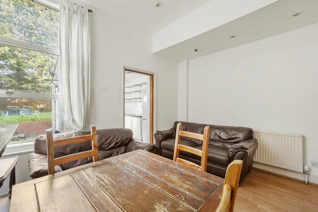 8 Lansdowne Grove - E1qOxb9NUFyJpuJrtluX.jpg