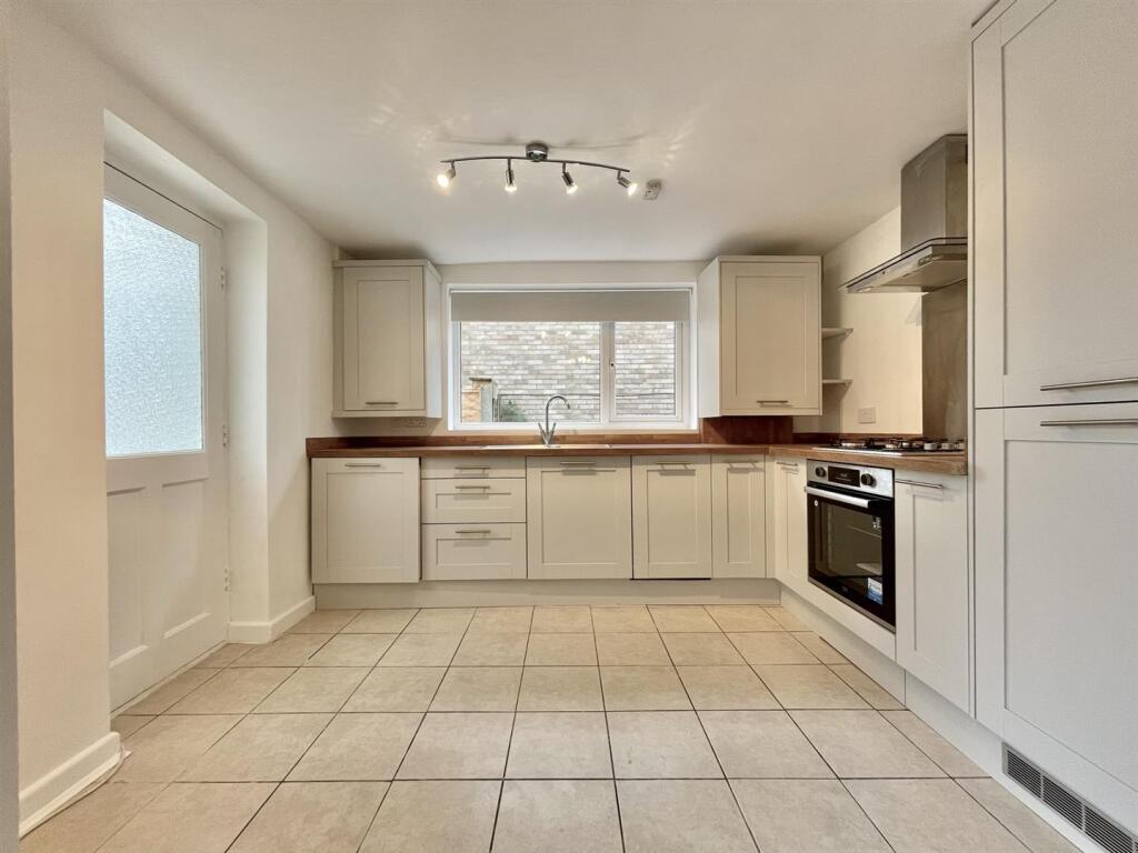 66 Seal Road Kitchen.jpeg
