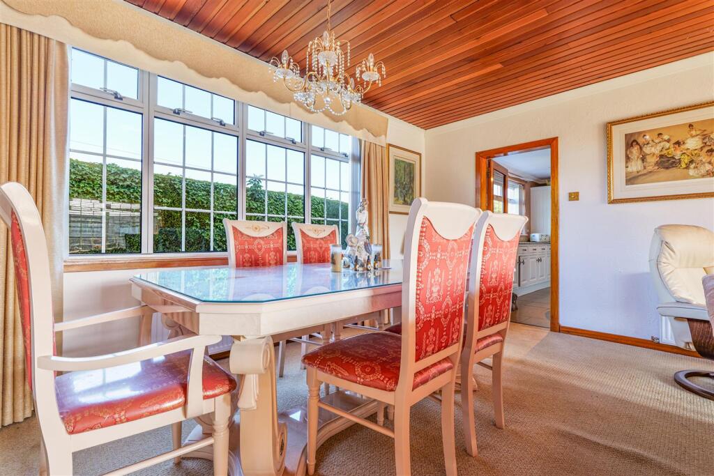 12 - Dining Room.jpg