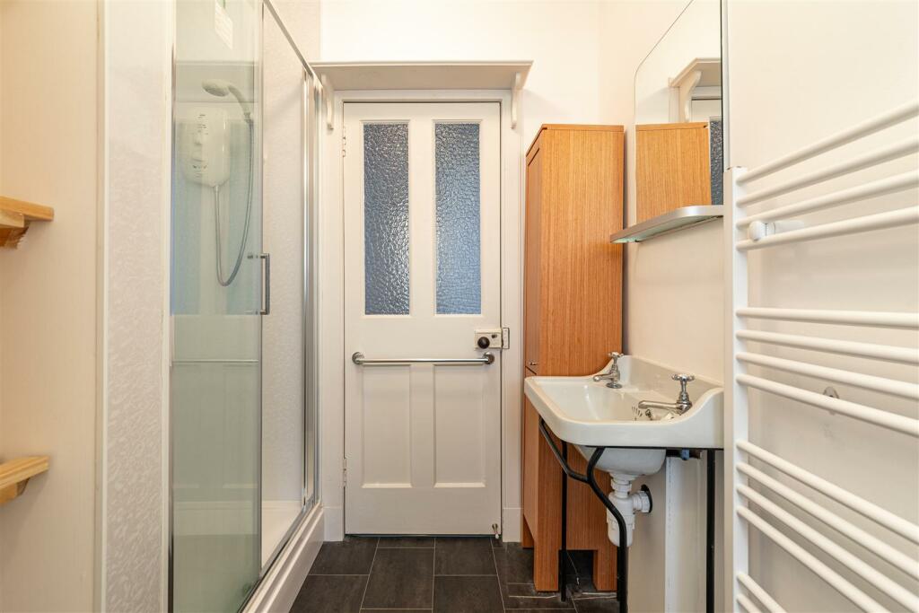 7 Rodgers Place Earlston 24.JPG