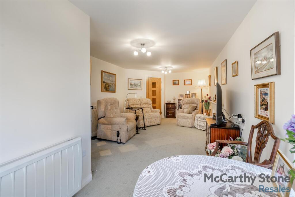 8645345-interior11.jpg