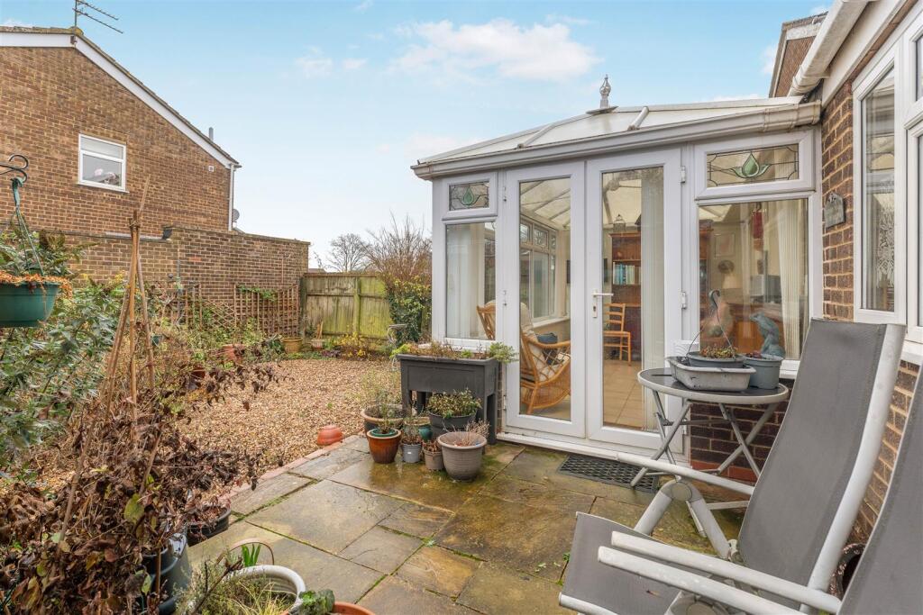 14 Avocet Way, Banbury-15.jpg