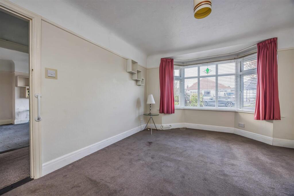 28 Warfield Crescent, Waterlooville-Small-PorticoM