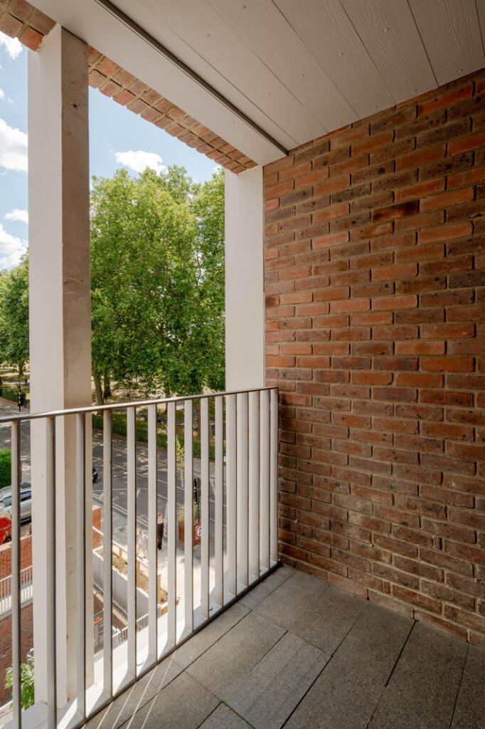 296585 - Maple Path, London E5 - high res-00476...