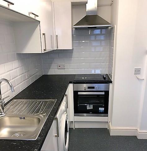 Kitchen 2.jpg