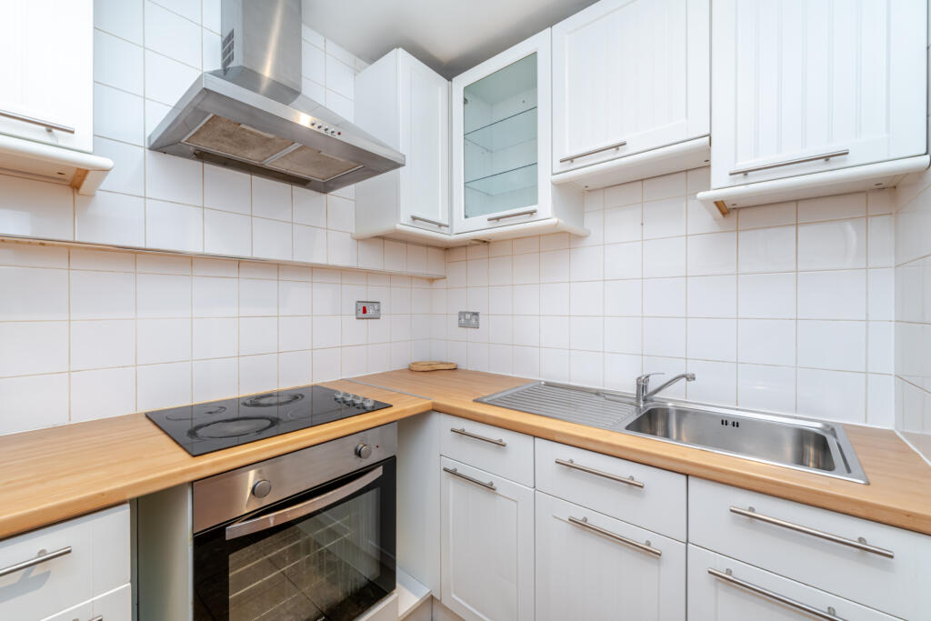 Flat3-2,2KennowayDr-15