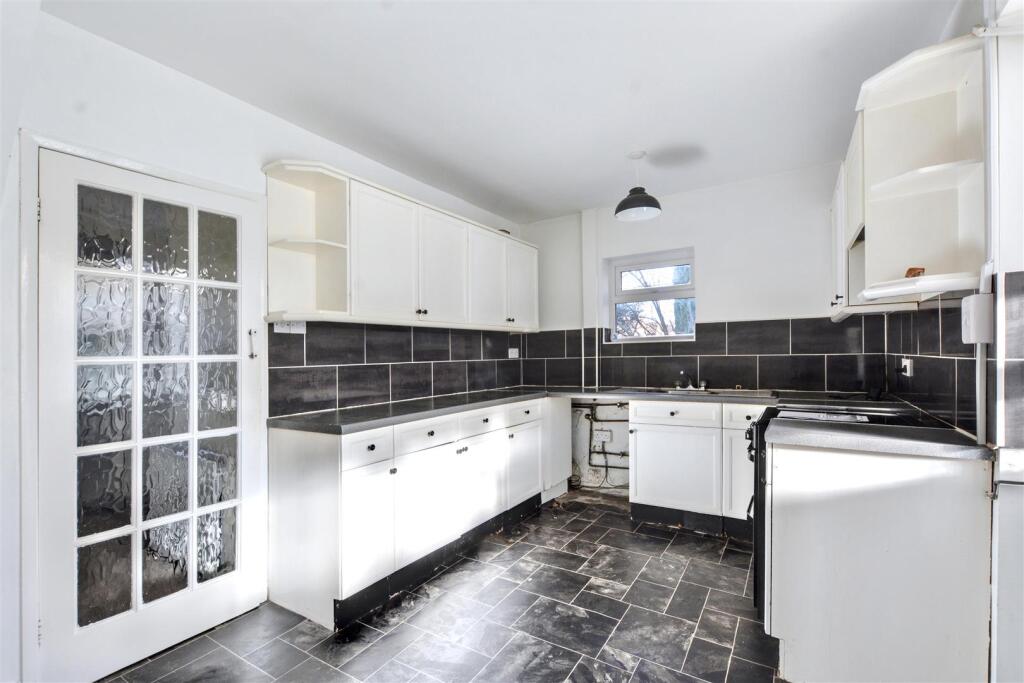 Kitchen_2.jpeg