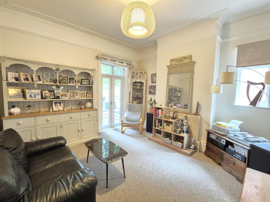 Sitting/Family Room
