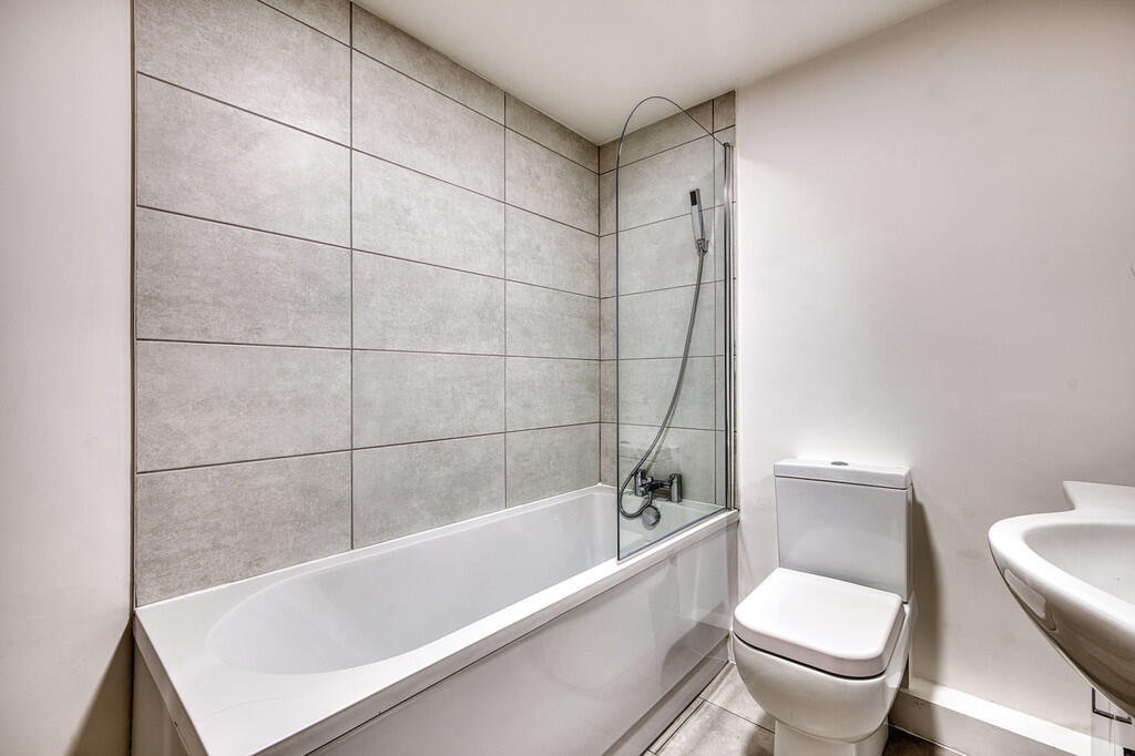 Bathroom1