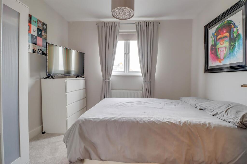 133 LONDON ROAD INSIDE-6.jpg