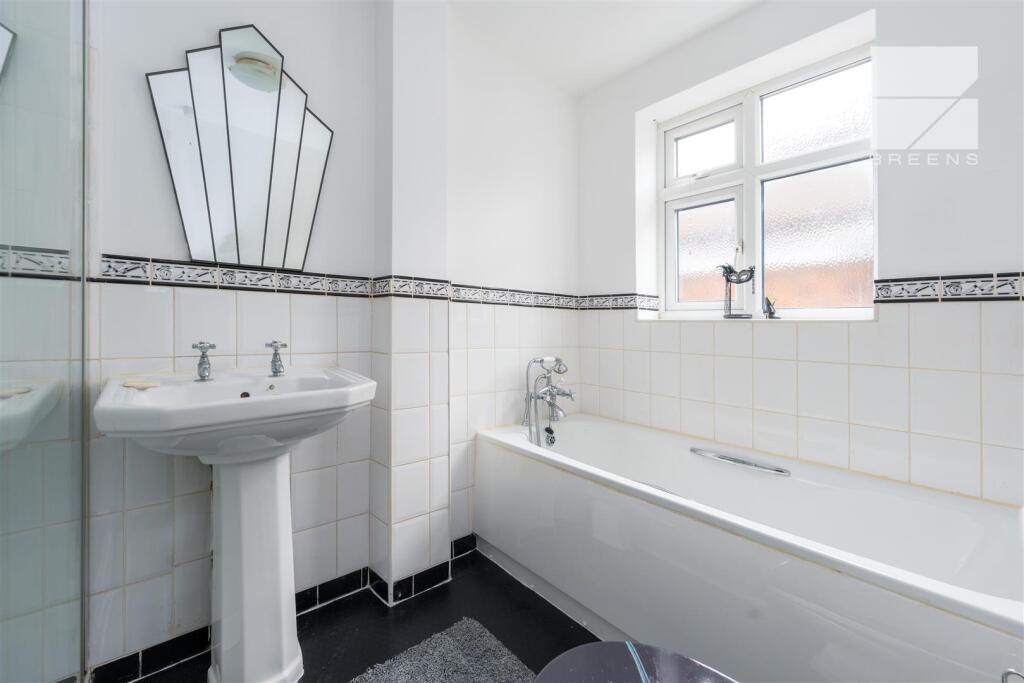 16 Drysdale Avenue_0011.jpg