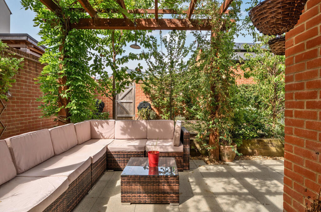 1339826-6-68ad9b7...