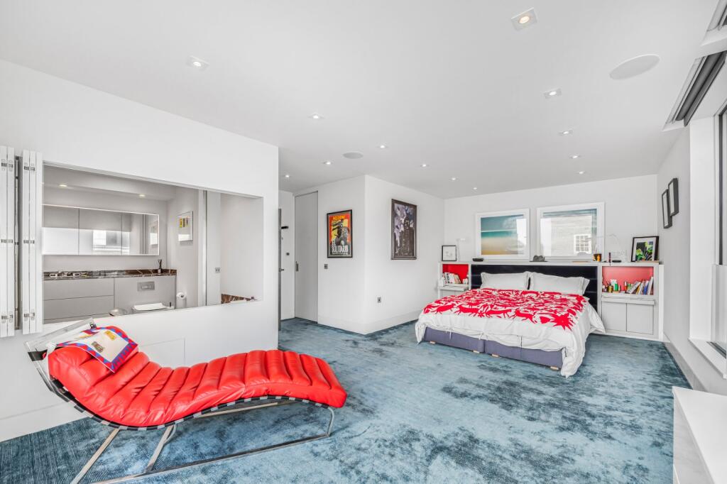 Southwick Yard, 
Titchborne Row, W2