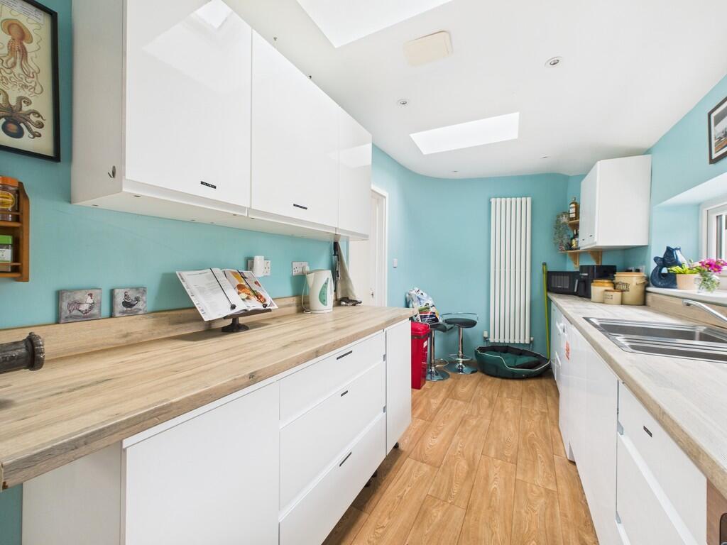 CAM03974G0-PR0199...