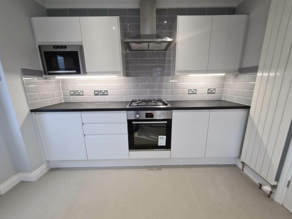 Kitchen image 2