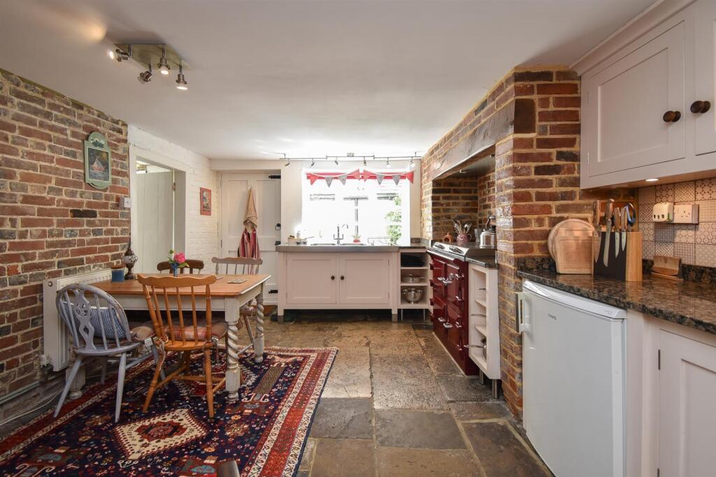 Kitchen diner