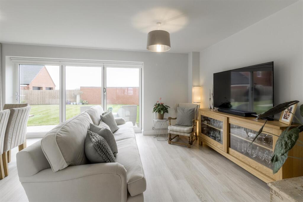 5 Wilson Close 005.jpg