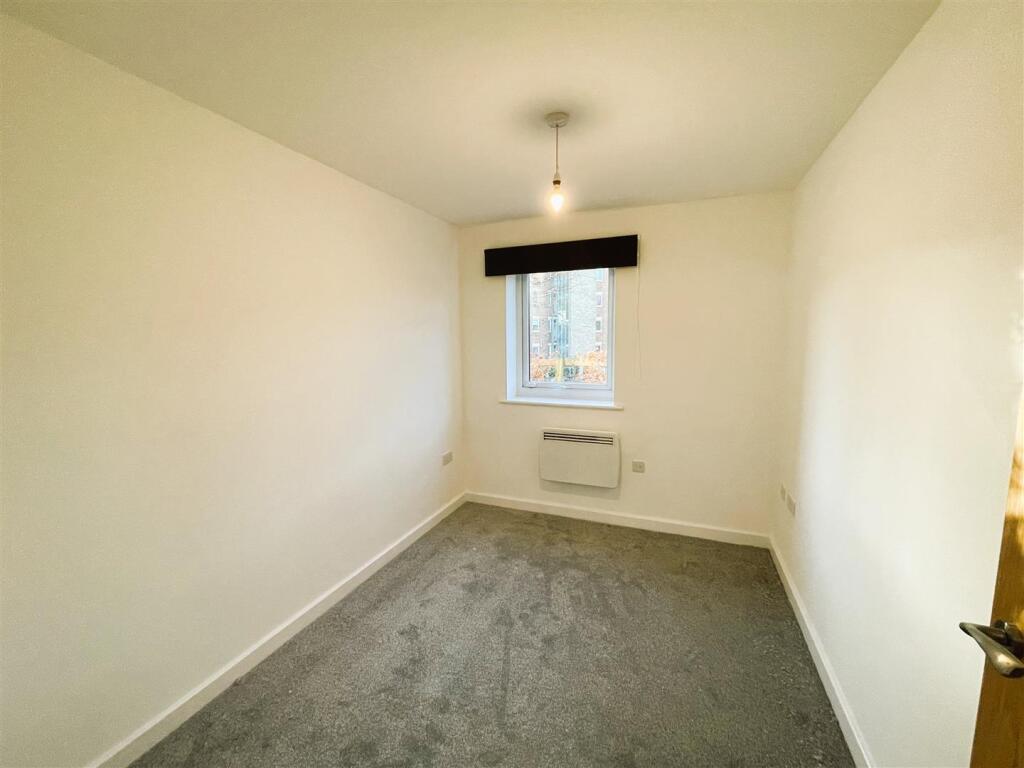 7 Simco Court bedroom 3.jpeg